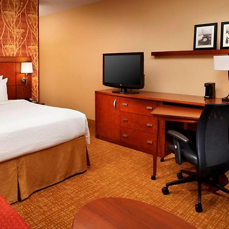 Courtyard Columbus Worthington Hotel Ngoại thất bức ảnh