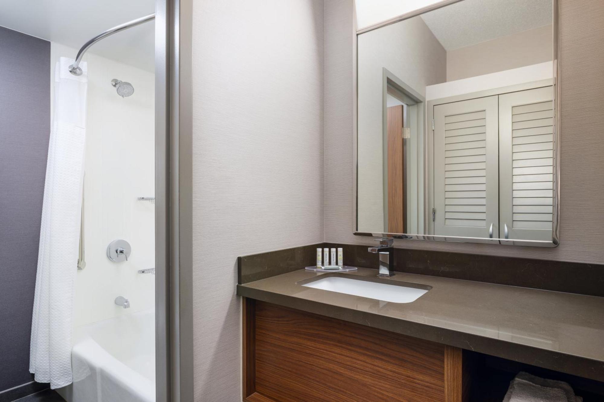 Courtyard Columbus Worthington Hotel Ngoại thất bức ảnh